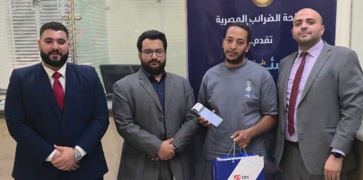إى تاكس تدعم الممولين الجدد بأجهزة نقاط بيع مجانية ضمن التسهيلات الضريبية