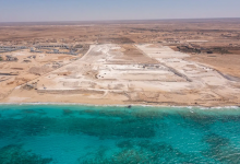 الحكومة المصرية تفرض رسومًا جديدة بالدولار على المشاريع الأجنبية في الساحل الشمالي