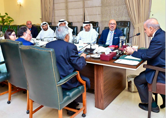 زيارة استراتيجية لوفد e& إلى باكستان لتعزيز الشراكة في البنية التحتية الرقمية