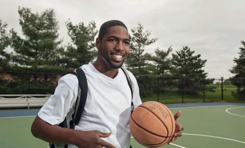 ستان لاركن.. أول إنسان يعيش بدون قلب داخل جسده لمدة عام ونصف