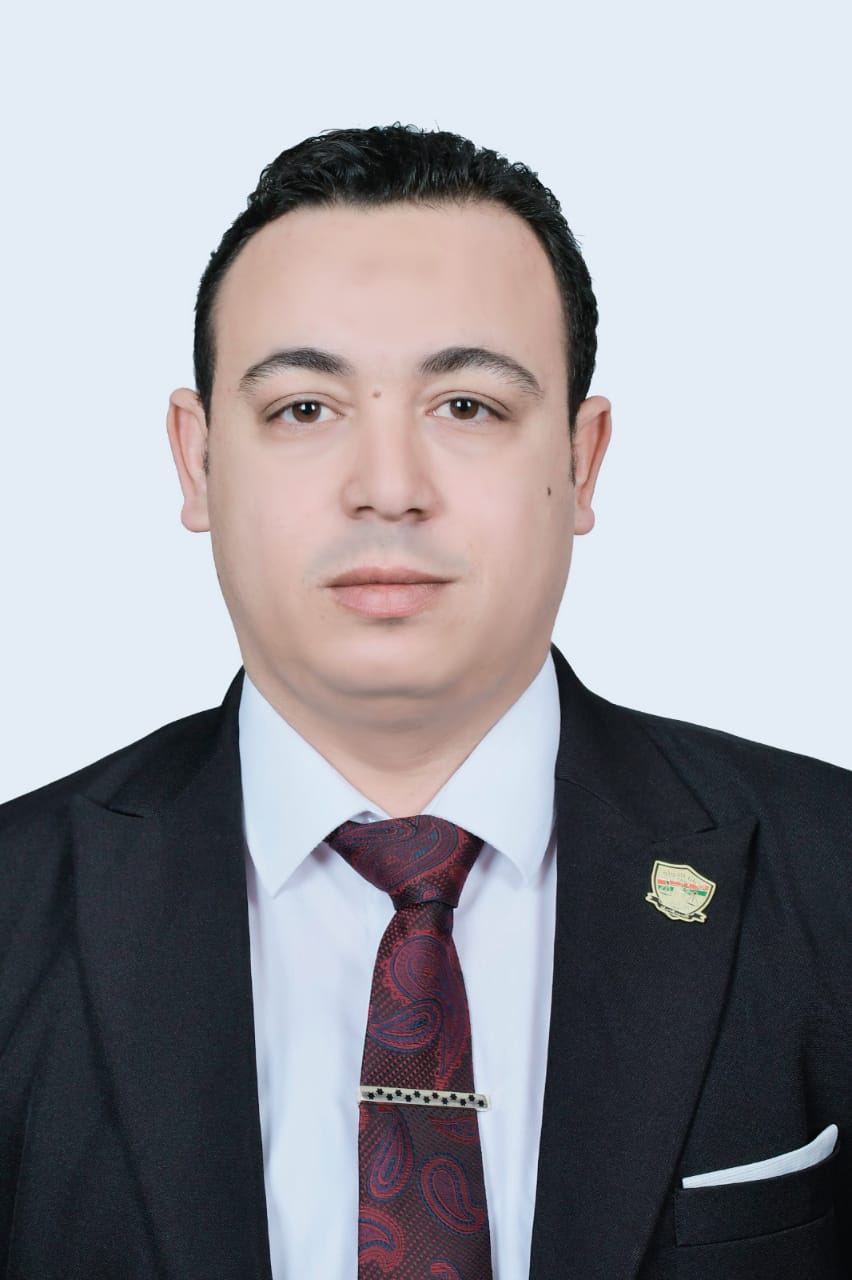 د. السيد هندي مؤلف كتاب "منهج عمر مختار القاضي في تفسيره التفسير المنير ومعالجة قضايا المجتمع"
