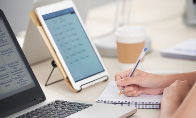 حلول غير متوقعة: كيف أصبح الذكاء الاصطناعي طريقًا جديدًا لحل الواجبات