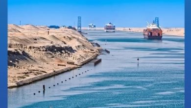 نجاح قناة السويس في تعويم ناقلة النفط "KOMANDER" دون تأثير على الملاحة