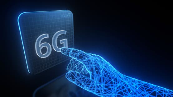 من الاتصالات إلى الذكاء الاصطناعي: أبحاث 6G تحول الأقمار الصناعية لمراكز حوسبة فضائية