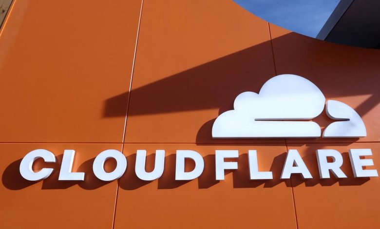 اضطراب بخدمة Cloudflare يؤثر على عشرات المواقع عالميًا ويشل الوصول للمستخدمين