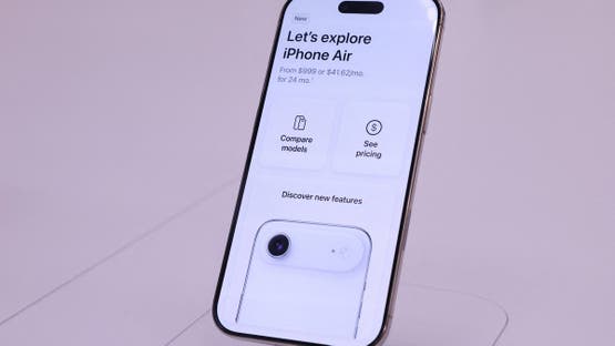 iOS 26 ينقل تجربة iPhone لمرحلة جديدة: ميزات عملية أهمها تعبئة بيانات بطاقات الائتمان تلقائيًا
