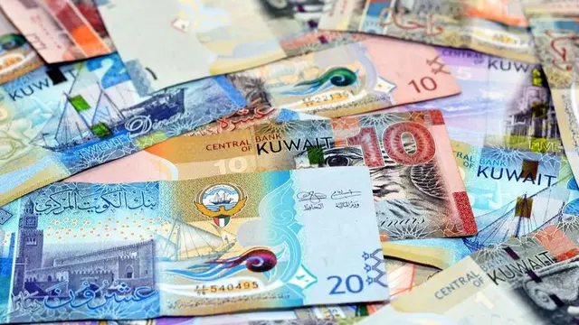 تراجع سعر الدينار الكويتي اليوم الأحد 14-12-2025 أمام الجنيه في أغلب البنوك