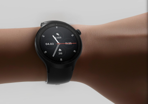 موتورولا تكشف عن Moto Watch الجديدة: شريكك المثالي للصحة واللياقة