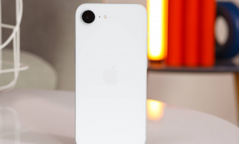 آبل تستعد لإطلاق iPhone 17e: تصميم جديد ودعم MagSafe للمستخدمين