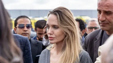أنجلينا جولي تتصدر المشهد الإنساني بمصر: مساعدات عاجلة تصل قطاع غزة