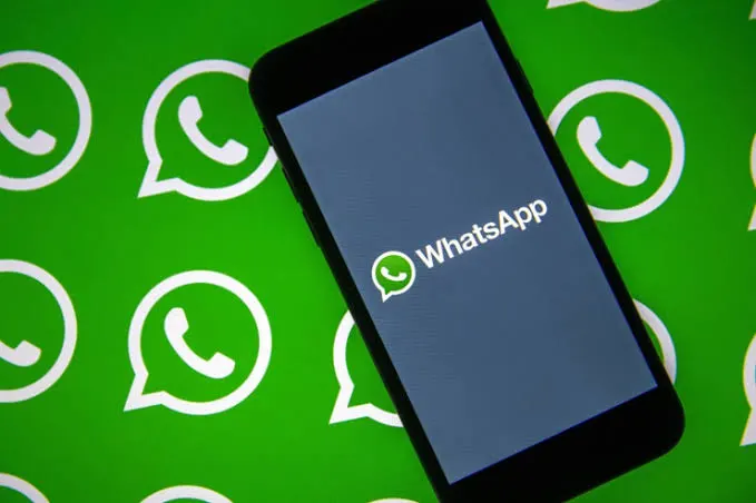 WhatsApp يقترب من منافسة تليجرام وجوجل مسجز بميزة الرسائل المجدولة