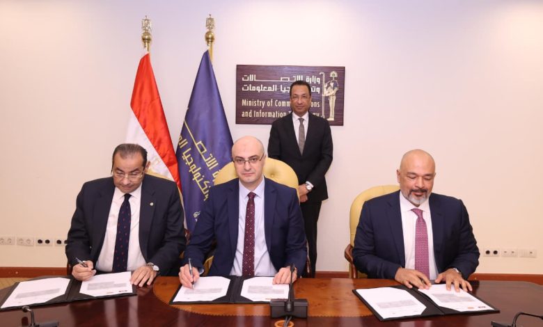 رأفت هندي يشهد توقيع اتفاقيات استراتيجية لتعزيز خدمات المحمول والاستثمار في قطاع الاتصالات بمصر