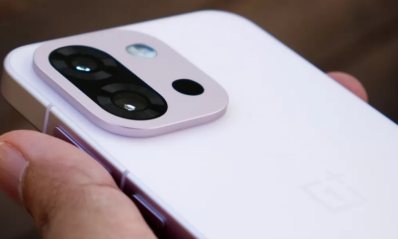 ون بلس تعود بقوة… OnePlus 15T بمواصفات غير متوقعة