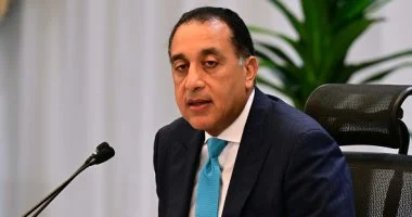 رئيس الوزراء يحدد مواعيد غلق المحلات والمولات والمطاعم بدءًا من السبت