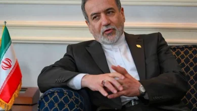 وزير الخارجية الإيراني يفجر مفاجأة: لا مفاوضات مع واشنطن مهما طال الصراع