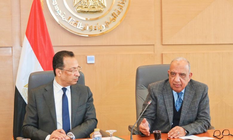 وزيرا الكهرباء والطاقة المتجددة والاتصالات وتكنولوجيا المعلومات يبحثان آليات دعم وتطوير وجذب الاستثمارات في صناعة مراكز البيانات