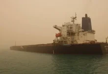 تعويم سفينة عملاقة في قناة السويس خلال ساعات.. تدخل سريع ينهي الأزمة