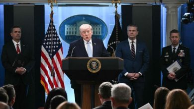 ترامب يلوّح برسوم على مضيق هرمز ويكشف كواليس محادثات إيران