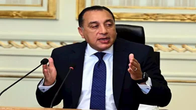 مدبولي يكشف تفاصيل قرارات جديدة: غلق المحال 9 مساءً والعمل عن بُعد الأحد