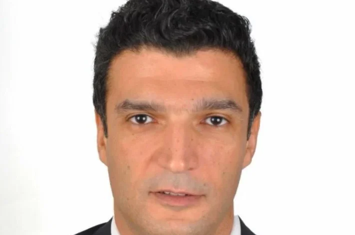 وزير الصناعة يعيد تنظيم تراخيص الأنشطة خارج المناطق الصناعية لتيسير الاستثمار