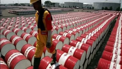 أسعار النفط تقفز 64% خلال مارس.. وخام برنت يسجل 104.5 دولار للبرميل