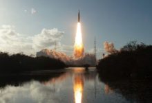 السعودية تدخل عصر الفضاء بقوة: تفاصيل إطلاق القمر الصناعي "شمس" ضمن آرتميس 2