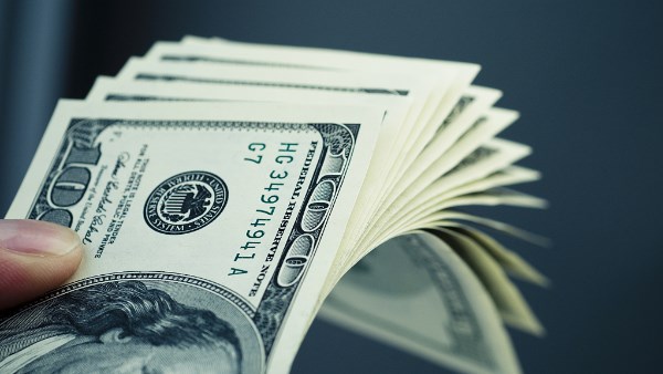 تراجع قوي للأخضر.. سعر الدولار اليوم في مصر الأربعاء 15 أبريل 2026 يفقد 62 قرشًا