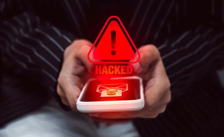 ما نظام “ويبلوك” الذي يتجسس على نصف مليار جهاز؟ تقرير يكشف أخطر أدوات تتبع حديثة