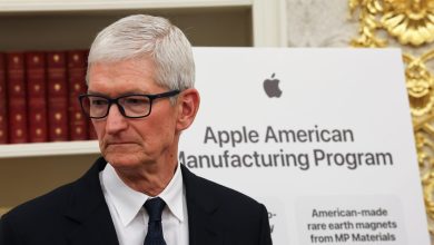 نهاية حقبة تيم كوك في Apple.. من يقود عملاق التكنولوجيا بعده؟