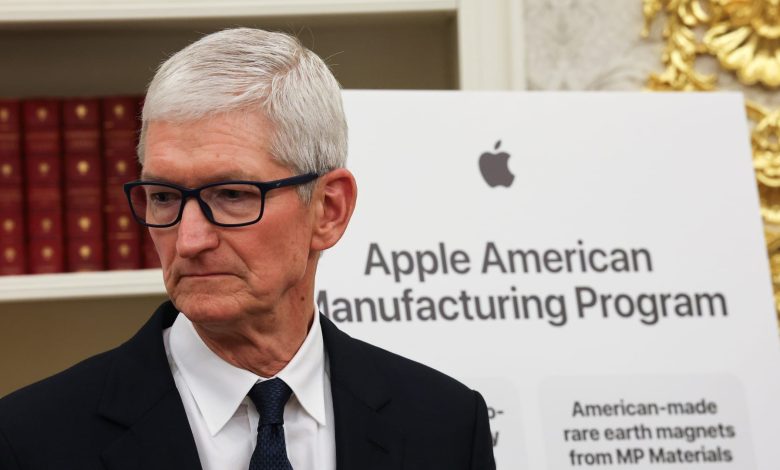 نهاية حقبة تيم كوك في Apple.. من يقود عملاق التكنولوجيا بعده؟