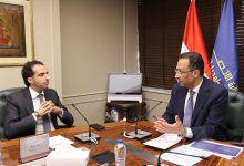 وزير الاتصالات يبحث مع "مايكروسوفت" العالمية تعزيز تطبيقات الذكاء الاصطناعي وبناء القدرات الرقمية