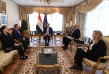 وزير الاتصالات يستقبل مدير "إنتل" بالشرق الأوسط لبحث توظيف التقنيات الحديثة في دعم التنمية الاقتصادية