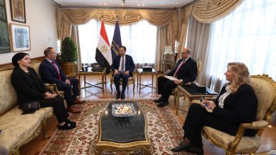 وزير الاتصالات يستقبل مدير "إنتل" بالشرق الأوسط لبحث توظيف التقنيات الحديثة في دعم التنمية الاقتصادية