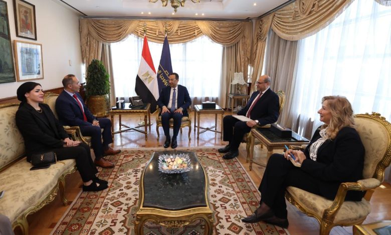 وزير الاتصالات يستقبل مدير "إنتل" بالشرق الأوسط لبحث توظيف التقنيات الحديثة في دعم التنمية الاقتصادية