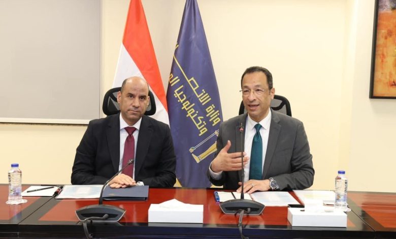 إطلاق خدمة “كعب العمل” إلكترونيًا عبر منصة مصر الرقمية.. خطوة جديدة نحو حكومة بلا ورق