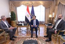 وزير الاتصالات يبحث مع «أمازون ويب سيرفيسز» خطط التوسع في استثمارات الحوسبة السحابية والذكاء الاصطناعي بمصر