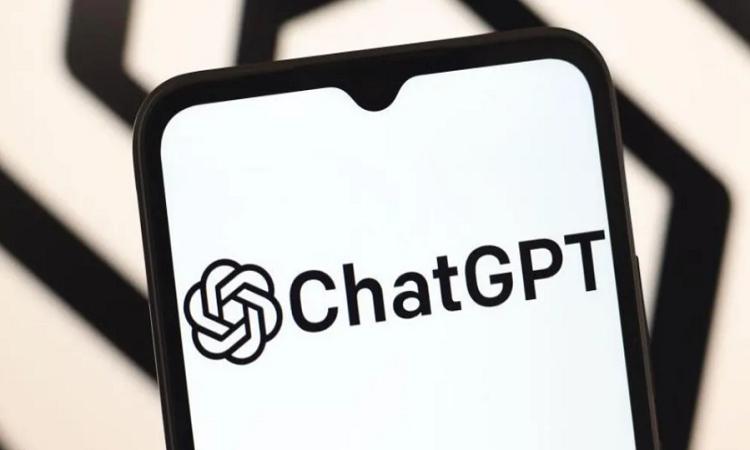 رقم قياسي جديد.. مستخدمو ChatGPT يكسرون حاجز 1.1 مليار رغم خسارة الصدارة المطلقة