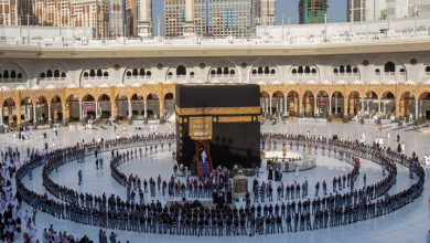 غسل الكعبة المشرفة 2026.. نائب أمير مكة يغسلها بماء زمزم والورد نيابة عن خادم الحرمين