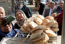 الدعم التمويني في مصر.. وزير التموين يكشف نظام “شبه نقدي” جديد للخبز وسط جدل حول سعر الرغيف وتكاليف الدعم