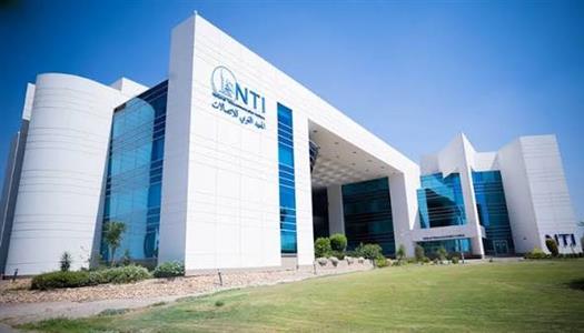 تدريب مجاني لطلاب الجامعات 2026.. وزارة الاتصالات تؤهل 10 آلاف طالب لوظائف المستقبل في الذكاء الاصطناعي والأمن السيبراني