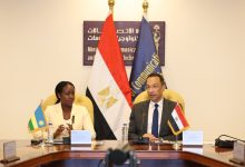 المهندس رأفت هندي وزير الاتصالات وتكنولوجيا المعلومات يبحث مع وزيرة تكنولوجيا المعلومات والاتصالات والابتكار بجمهورية رواندا تعزيز التعاون بين البلدين في مجالات التحول الرقمي والذكاء الاصطناعي وبناء القدرات الرقمية