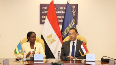 المهندس رأفت هندي وزير الاتصالات وتكنولوجيا المعلومات يبحث مع وزيرة تكنولوجيا المعلومات والاتصالات والابتكار بجمهورية رواندا تعزيز التعاون بين البلدين في مجالات التحول الرقمي والذكاء الاصطناعي وبناء القدرات الرقمية