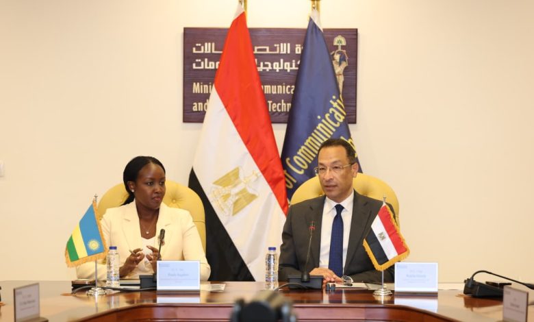 المهندس رأفت هندي وزير الاتصالات وتكنولوجيا المعلومات يبحث مع وزيرة تكنولوجيا المعلومات والاتصالات والابتكار بجمهورية رواندا تعزيز التعاون بين البلدين في مجالات التحول الرقمي والذكاء الاصطناعي وبناء القدرات الرقمية