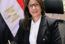 بسبب قضية شخصية.. وزيرة الثقافة تضرب نموذجاً في احترام القضاء وتقدم استقالتها