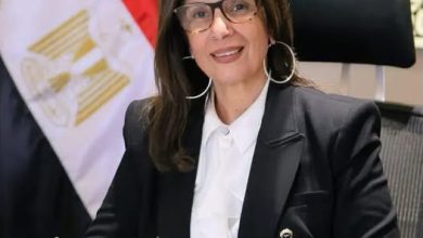 بسبب قضية شخصية.. وزيرة الثقافة تضرب نموذجاً في احترام القضاء وتقدم استقالتها