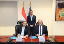 بمشاركة شركات المحمول الأربع.. وزير الاتصالات يشهد توقيع تراخيص شريحة الطفل الجديدة