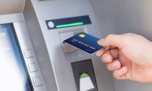 ماكينة ATM سحبت بطاقتك؟.. إليك 6 خطوات لاستعادتها دون تعريض حسابك للخطر