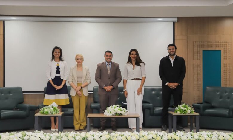 حسن عثمان يقودإحدى جلسات مؤتمر جلسات Waha Connect 2026 لمناقشة الذكاء الاصطناعي والتحول الرقمي