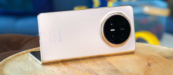 مواصفات وحش الفولد.. ذاكرة 16 جيجابايت وشاشة عملاقة بهاتف Honor Magic V6