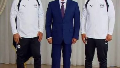الرئيس السيسي يؤكد دعمه للكرة المصرية خلال اجتماع مع محمد صلاح والجهاز الفني